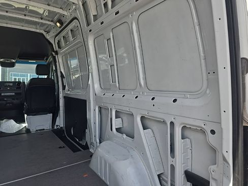 Used 2024 Mercedes-Benz Sprinter 2500 image 12