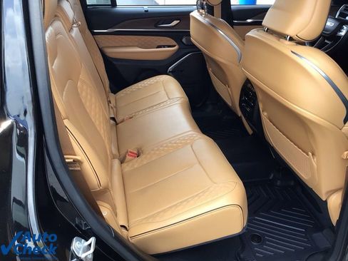 Used 2023 Jeep Grand Cherokee Summit w/ Advanced Protech Group IV image 21