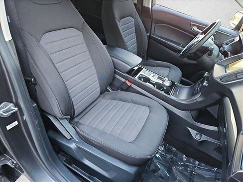 Used 2020 Ford Edge SE FWD image 20