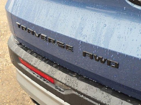 Used 2024 Chevrolet Traverse Z71 w/ Enhanced Driving Package image 8