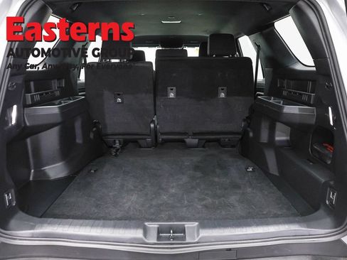 Used 2025 Toyota 4Runner SR5 AWD/4WD image 9