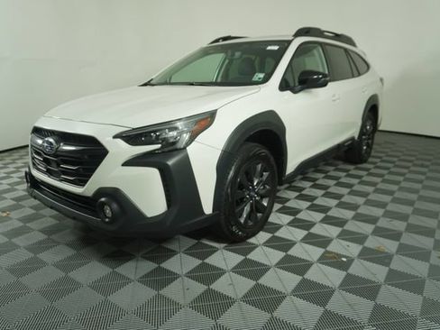 Certified 2025 Subaru Outback Onyx Edition AWD/4WD image 3