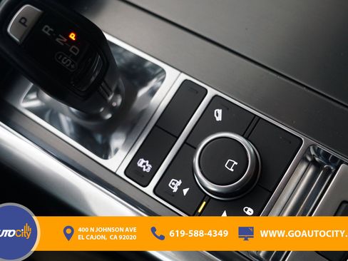 Used 2020 Land Rover Range Rover Sport SE image 25
