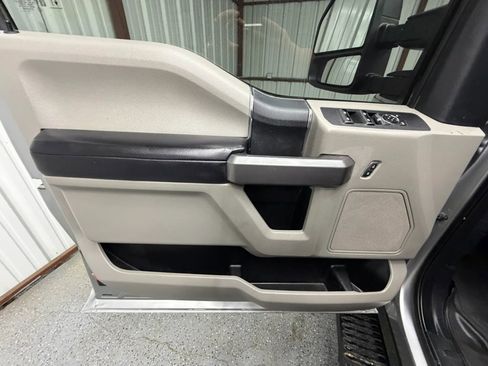 Used 2020 Ford F250 XLT w/ XLT Value Package AWD/4WD image 8