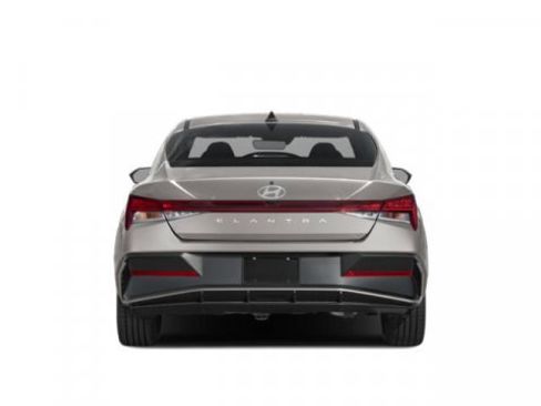 Used 2025 Hyundai Elantra SEL image 8