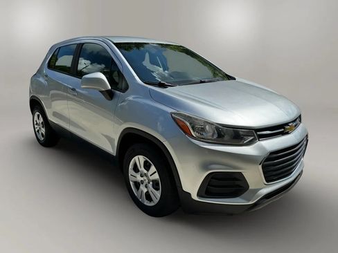 Used 2017 Chevrolet Trax LS FWD image 7