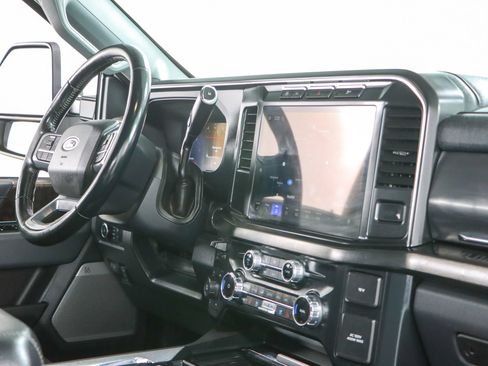 Used 2023 Ford F250 Lariat w/ Sport Appearance Package AWD/4WD image 27