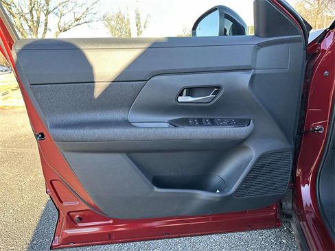 New 2026 Nissan Kicks SV image 14