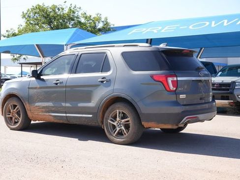 Used 2016 Ford Explorer XLT w/ Equipment Group 202A FWD image 2