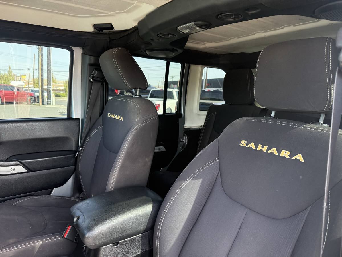 Used 2013 Jeep Wrangler Unlimited Sahara AWD/4WD image 10