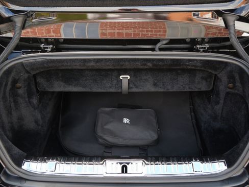 Used 2017 Rolls-Royce Dawn RWD image 33