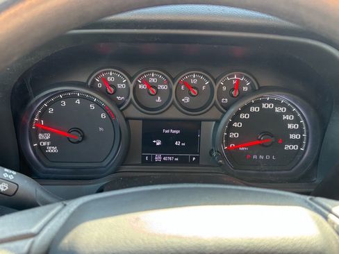 Used 2023 Chevrolet Silverado 1500 Custom image 16