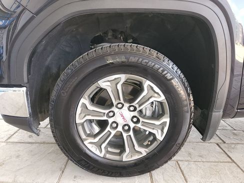 Used 2025 GMC Sierra 1500 SLT AWD/4WD image 31
