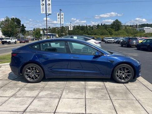 Used 2023 Tesla Model 3 Standard Range RWD image 6