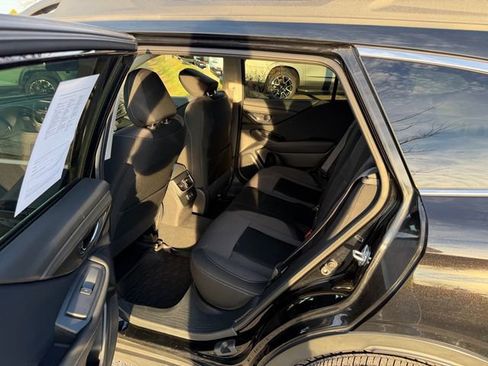 Used 2022 Subaru Outback Premium image 18