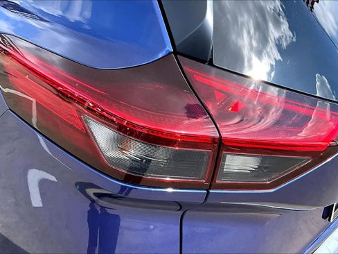 Certified 2023 Nissan Rogue SV FWD image 27