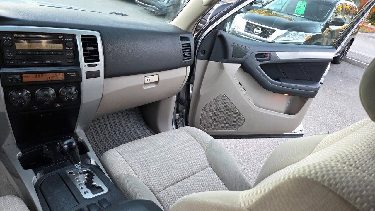 Used 2007 Toyota 4Runner SR5 AWD/4WD image 37