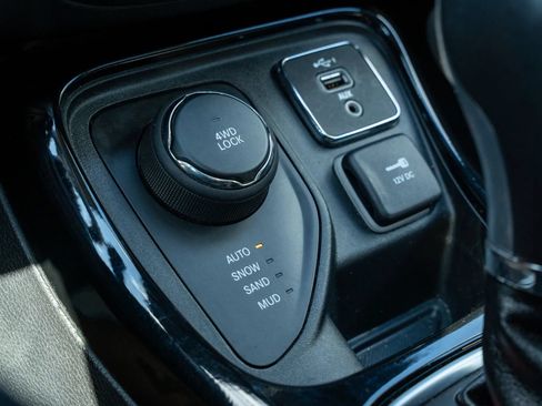 Used 2021 Jeep Compass Latitude AWD/4WD image 20