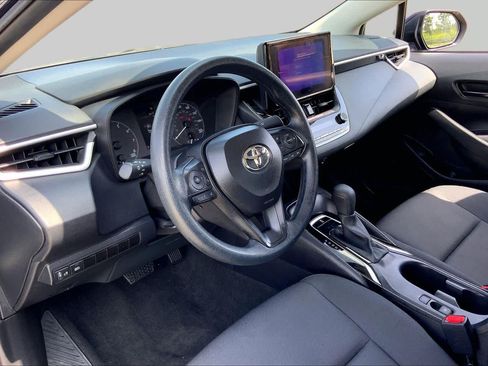 Used 2025 Toyota Corolla LE FWD image 17