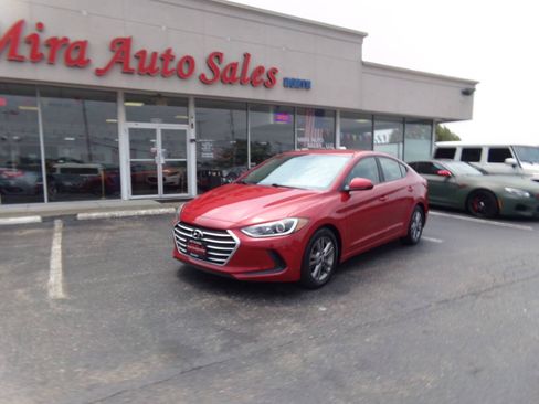 Used 2017 Hyundai Elantra SE FWD image 2