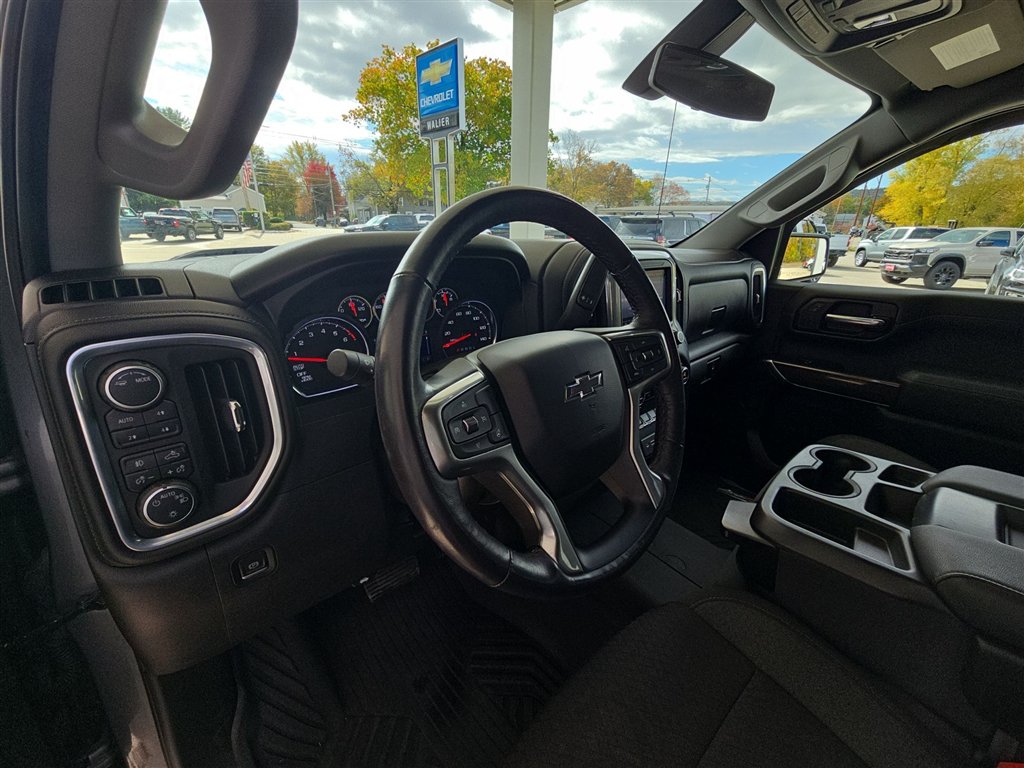 Used 2022 Chevrolet Silverado 1500 RST AWD/4WD image 10