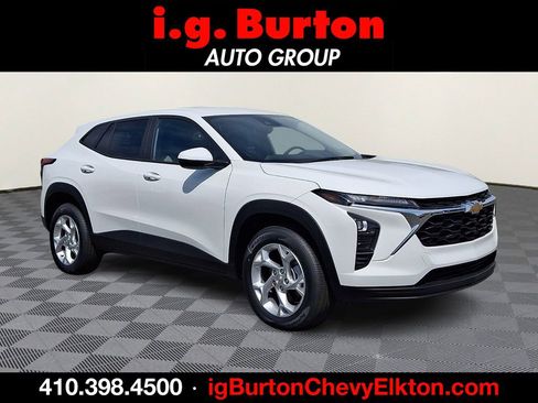 New 2026 Chevrolet Trax LS w/ LS Convenience Package FWD image 1