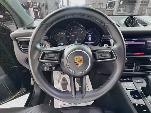Certified 2024 Porsche Macan AWD/4WD image 20