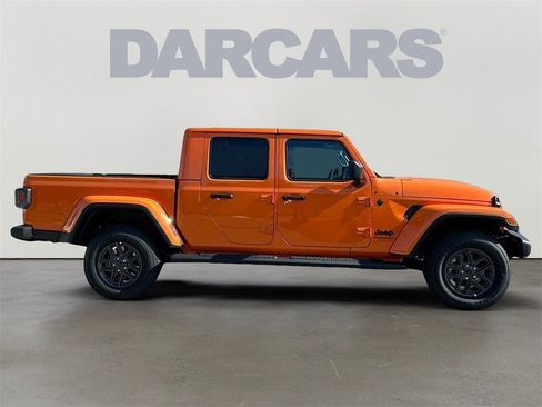 New 2025 Jeep Gladiator Sport image 8