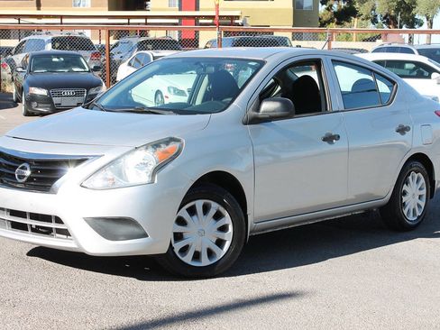 Used 2015 Nissan Versa S Plus FWD image 4
