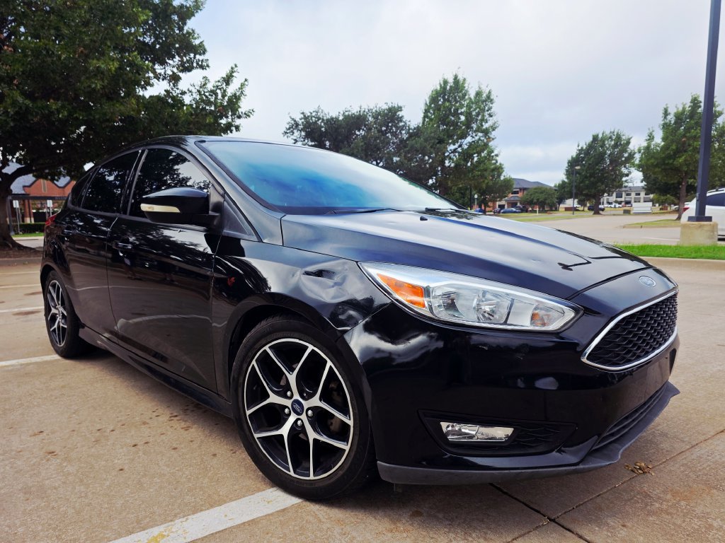 Used 2015 Ford Focus SE w/ SE Sport Package FWD image 5