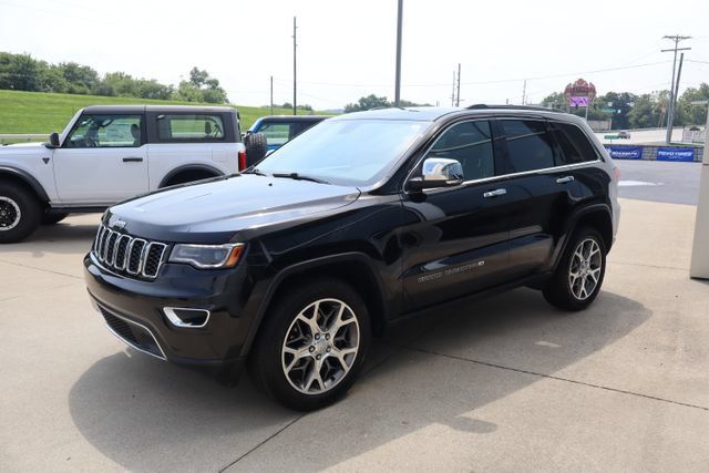 Used 2022 Jeep Grand Cherokee Limited w/ Tech Group AWD/4WD image 5