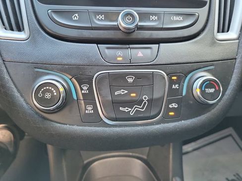 Used 2025 Chevrolet Malibu RS FWD image 22