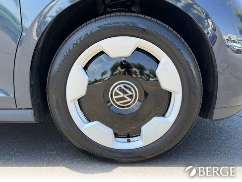 Used 2025 Volkswagen ID. Buzz Pro S Plus RWD image 11