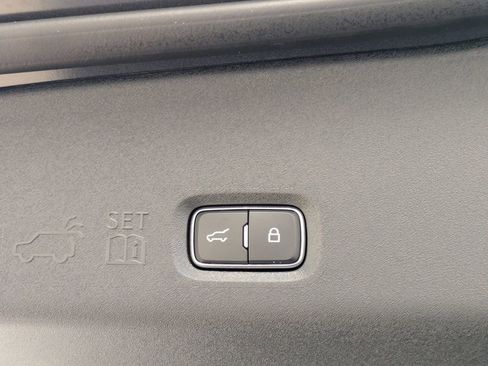 New 2025 Ford Expedition Active image 14