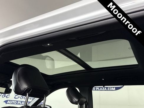 Used 2024 Jeep Grand Cherokee L Limited w/ Luxury Tech Group II image 9