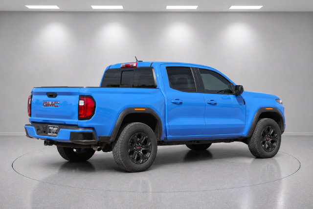 Used 2025 GMC Canyon Elevation w/ Convenience Package AWD/4WD image 3