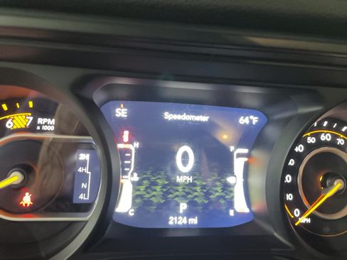 Used 2025 Jeep Wrangler Unlimited Sport AWD/4WD image 13
