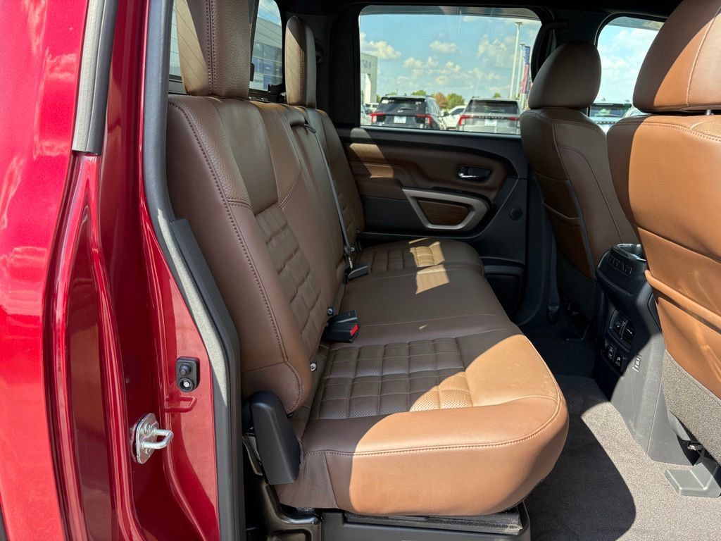 Used 2023 Nissan Titan Platinum Reserve AWD/4WD image 15