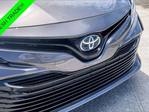 Used 2020 Toyota Camry LE FWD image 31