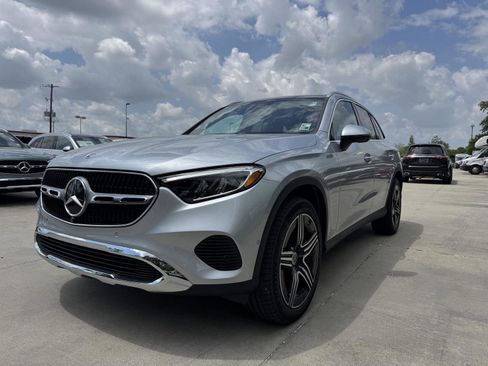 Certified 2026 Mercedes-Benz GLC 300 image 3