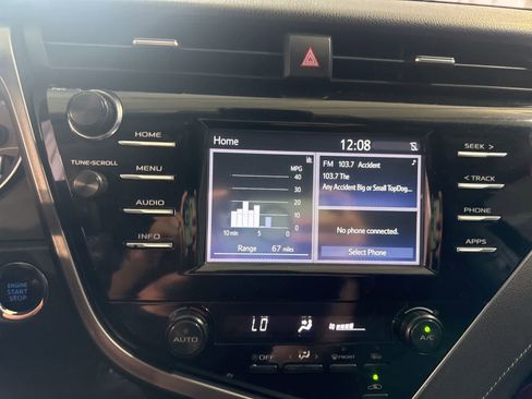 Used 2018 Toyota Camry SE w/ Convenience Package image 24