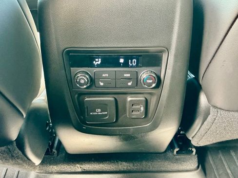 Used 2024 Buick Enclave Avenir w/ Avenir Technology Package AWD/4WD image 32