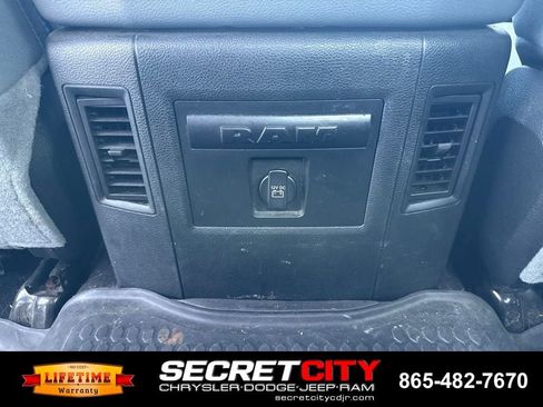 Used 2017 RAM 2500 Big Horn w/ Sport Appearance Group AWD/4WD image 25