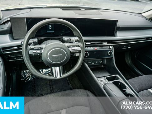 Used 2025 Hyundai Sonata SEL FWD image 28