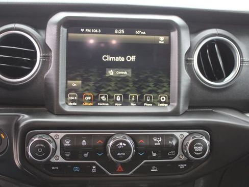Used 2022 Jeep Wrangler Unlimited Sahara w/ Cold Weather Group AWD/4WD image 12