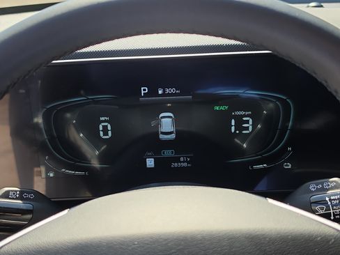 Certified 2024 Kia Niro EX Touring FWD image 32