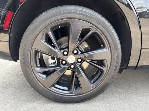 Used 2021 Buick Envision Essence w/ Sport Touring Package FWD image 13