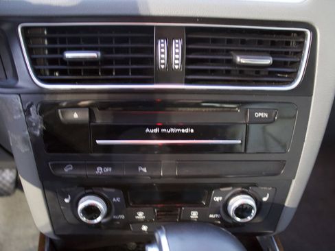 Used 2017 Audi Q5 2.0T Premium Plus w/ Technology Package image 23