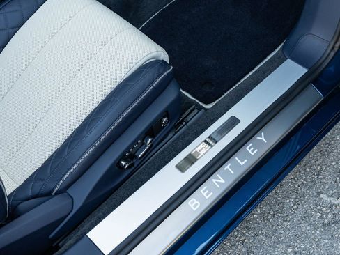 Used 2022 Bentley Continental GT image 21