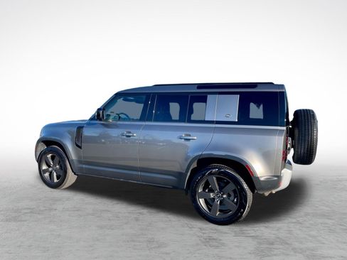 Used 2022 Land Rover Defender 110 S AWD/4WD image 5